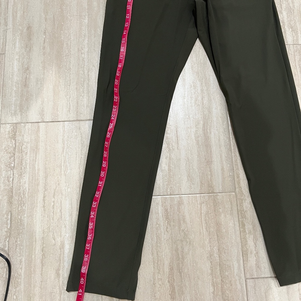 Resort Pant Slim in Survivor Green